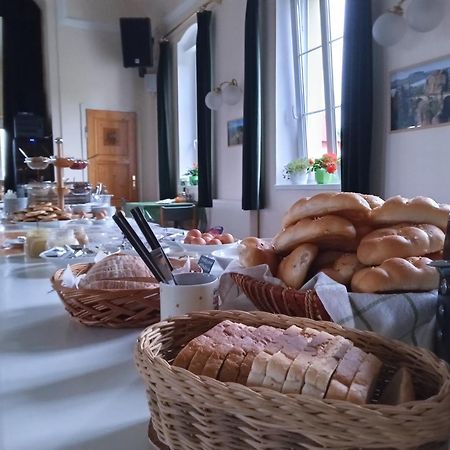 Buseranda - Depandance Hotelu U Zeleneho Stromu Decin Luaran gambar