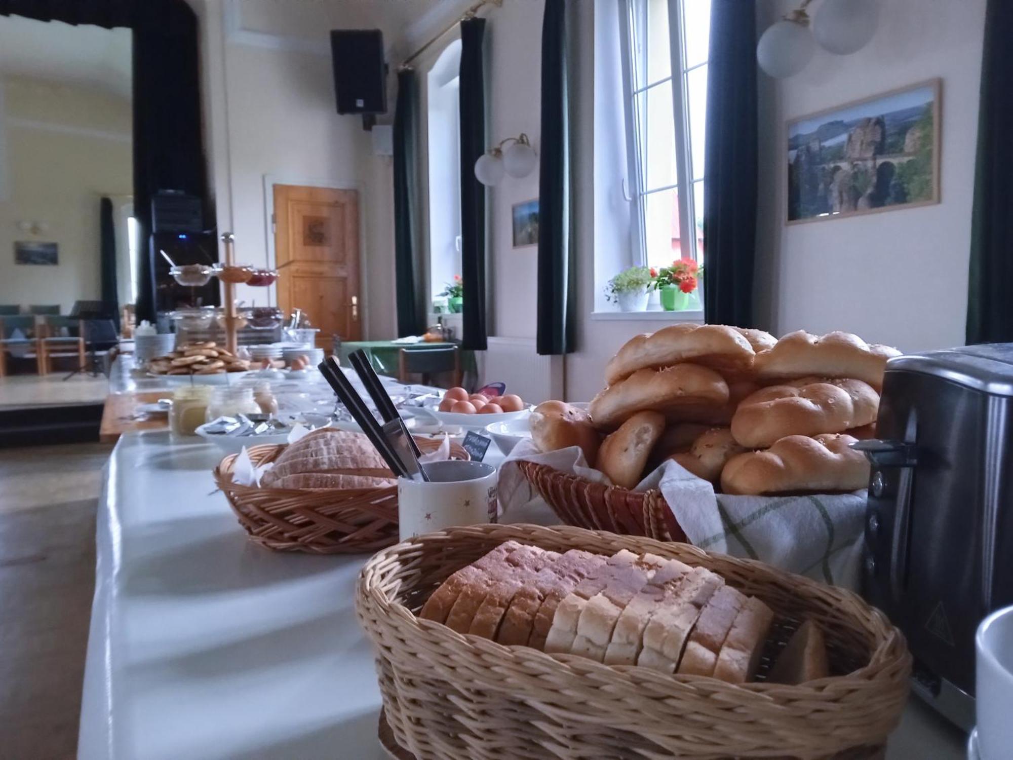 Buseranda - Depandance Hotelu U Zeleneho Stromu Decin Luaran gambar