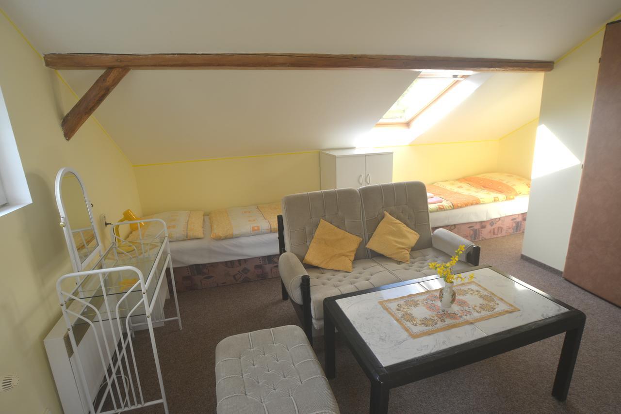 Buseranda - Depandance Hotelu U Zeleneho Stromu Decin Luaran gambar